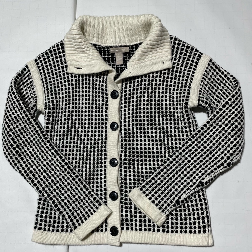 Banana republic button down sweater